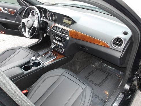 Used 2013 Mercedes-Benz C 250 Sport image 12