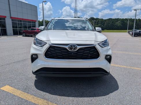 Used 2021 Toyota Highlander Limited FWD image 8
