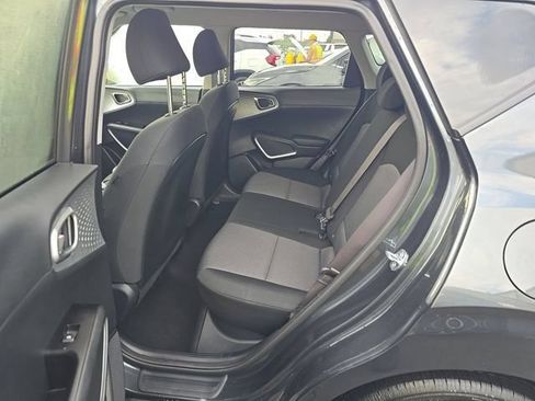 Used 2025 Kia Soul LX w/ LX Technology Package FWD image 12