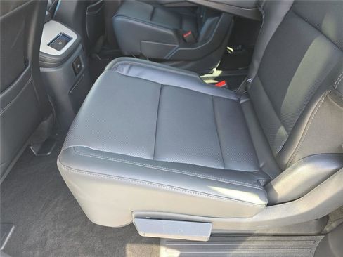 New 2026 Lincoln Navigator Reserve w/ Jet Appearance Package image 16