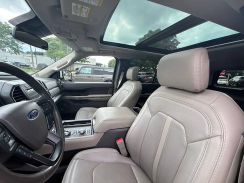 Used 2018 Ford Expedition Limited w/ Equipment Group 301A AWD/4WD image 11