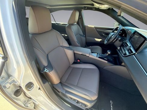 Used 2025 Lexus ES 350 w/ Premium Package FWD image 16