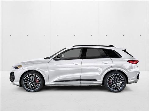 New 2026 Audi SQ5 Premium Plus image 2