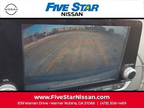Used 2024 Nissan Altima 2.5 SV FWD image 21