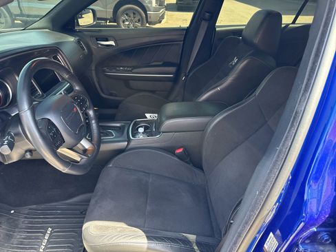 Used 2020 Dodge Charger Scat Pack w/ Dynamics Package RWD image 9