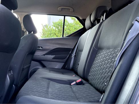 Used 2021 Nissan Kicks SV w/ Exterior Package image 17