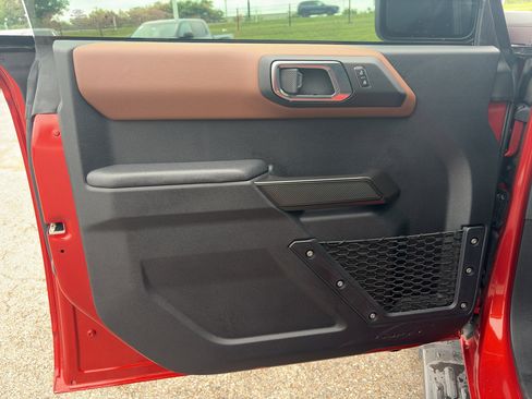 Used 2024 Ford Bronco Outer Banks AWD/4WD image 10