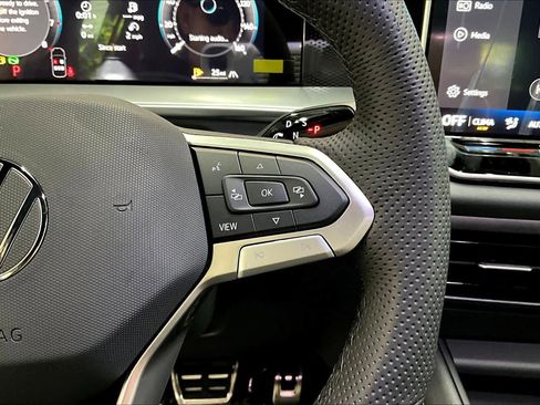 New 2026 Volkswagen Tiguan SE R-Line image 18