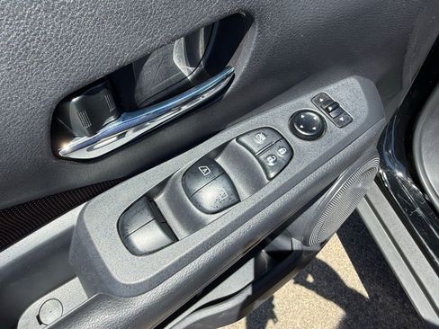 Used 2024 Nissan Kicks SR FWD image 12