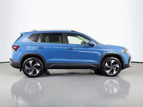 New 2026 Volkswagen Taos SE AWD/4WD image 8