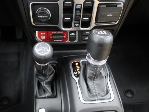 Used 2025 Jeep Wrangler Unlimited Sport S 4xe AWD/4WD image 40