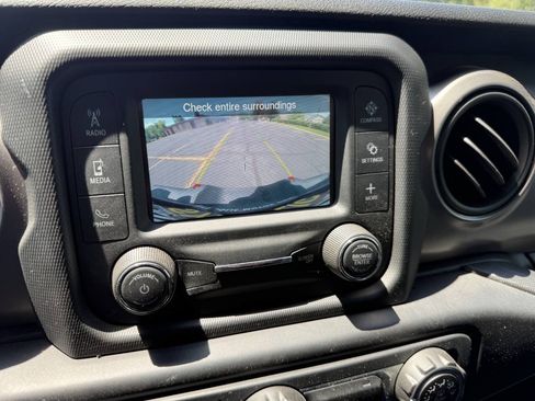 Used 2019 Jeep Wrangler Unlimited Sport S AWD/4WD image 12