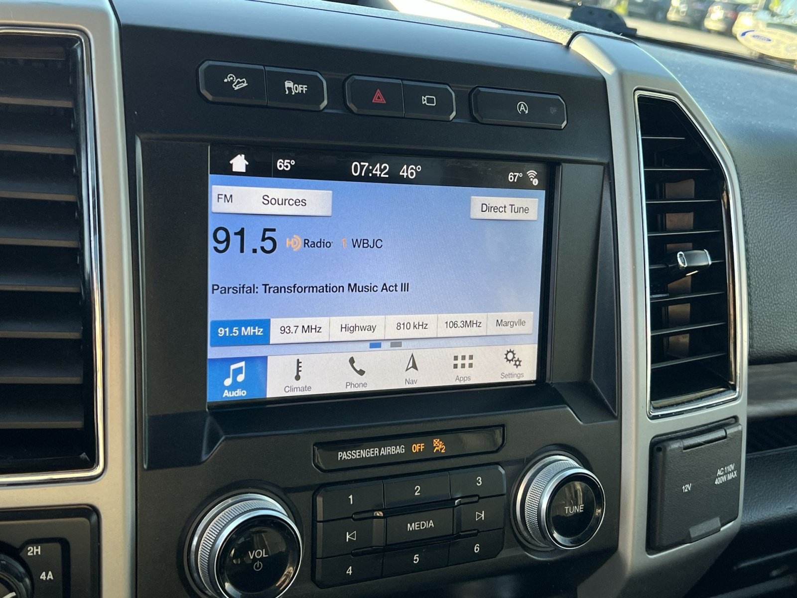 Used 2019 Ford F150 Lariat w/ Equipment Group 502A Luxury AWD/4WD image 18