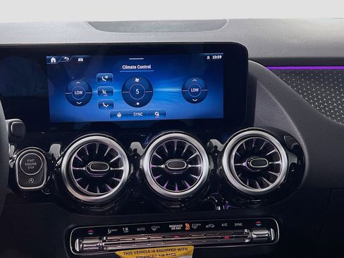 Used 2025 Mercedes-Benz GLA 250 4MATIC image 18