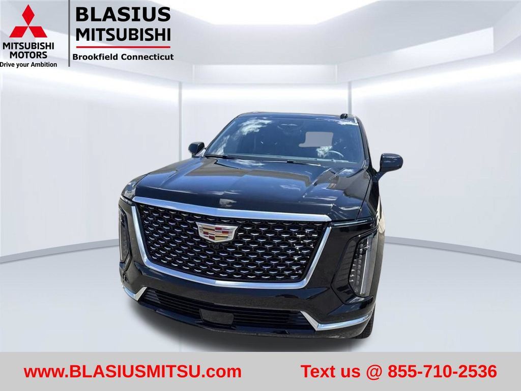 Used 2026 Cadillac Escalade Luxury AWD/4WD image 9