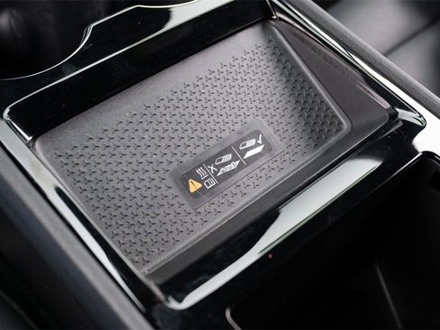 Used 2024 Chevrolet Blazer EV LT image 32