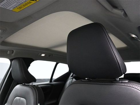 New 2024 Volvo XC40 B5 Plus w/ Protection Package Premier image 17