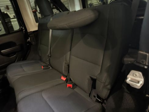 Used 2022 Jeep Wrangler Unlimited Sport w/ Cold Weather Group AWD/4WD image 46