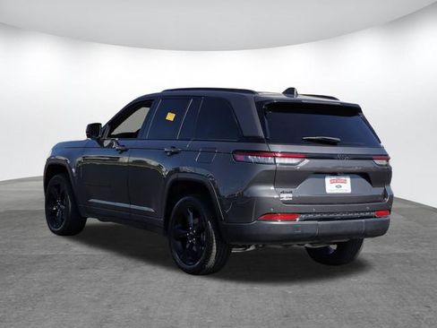 Used 2024 Jeep Grand Cherokee Altitude AWD/4WD image 6