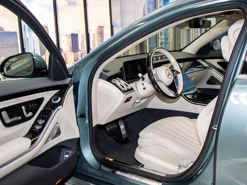 Used 2026 Mercedes-Benz S 500 4MATIC image 13