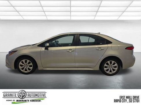Used 2025 Toyota Corolla LE FWD image 2