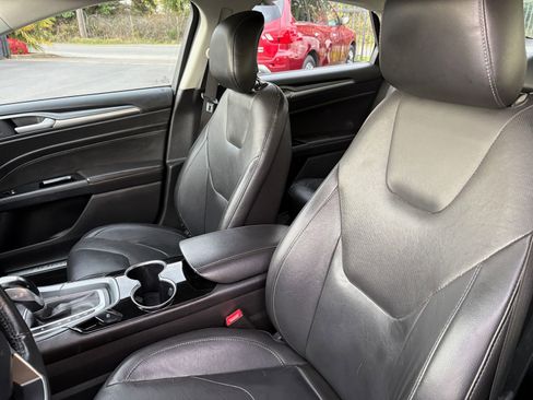 Used 2014 Ford Fusion Titanium FWD image 12