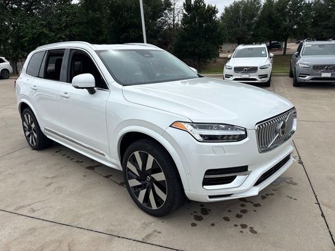 Certified 2023 Volvo XC90 T8 Ultimate w/ Protection Package Premier AWD/4WD image 3