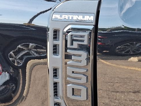 Used 2025 Ford F350 Platinum AWD/4WD image 31