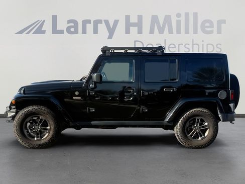 Used 2016 Jeep Wrangler Unlimited Sahara image 2
