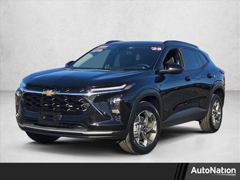 Used 2025 Chevrolet Trax LT w/ LT Convenience Package image 1