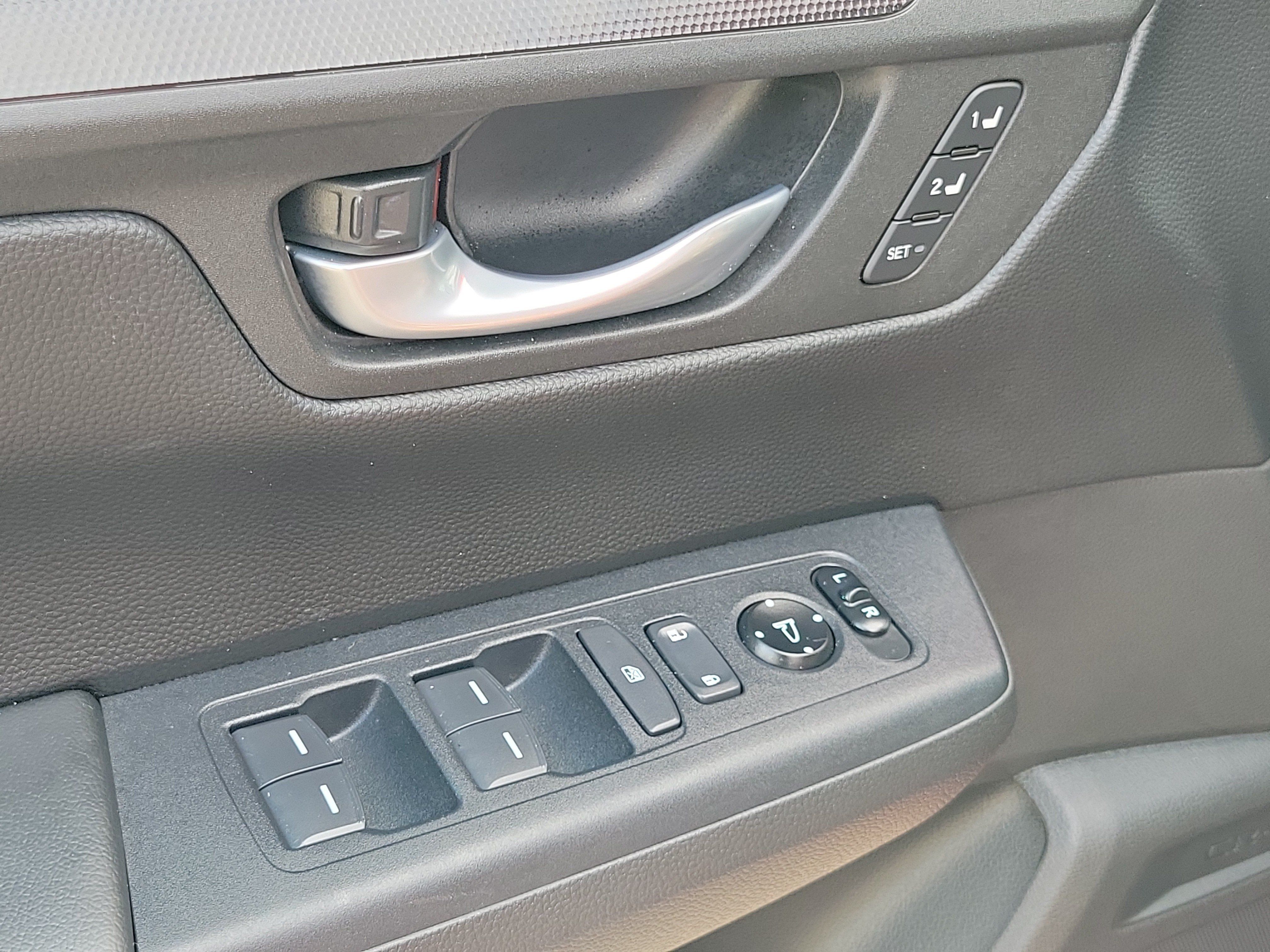 Used 2025 Honda CR-V Sport-L image 24