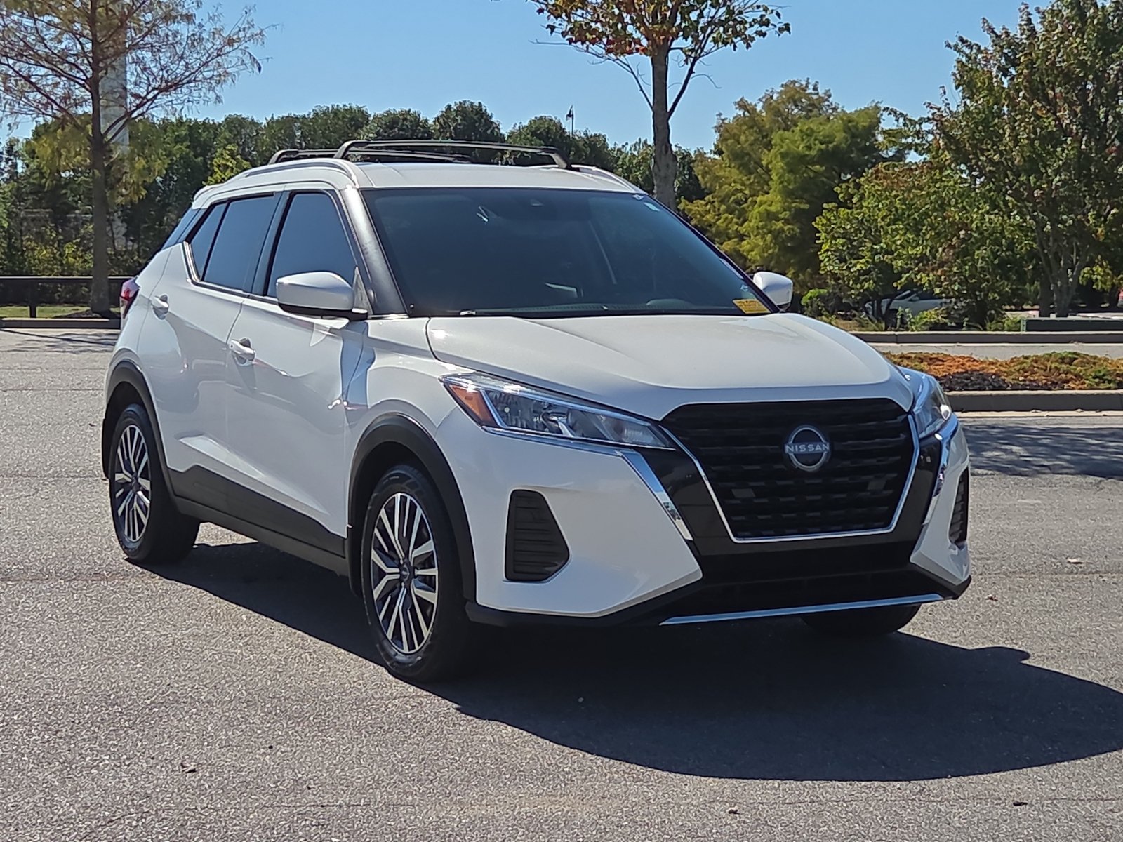 Used 2023 Nissan Kicks SV w/ Interior Electronics Package FWD image 1