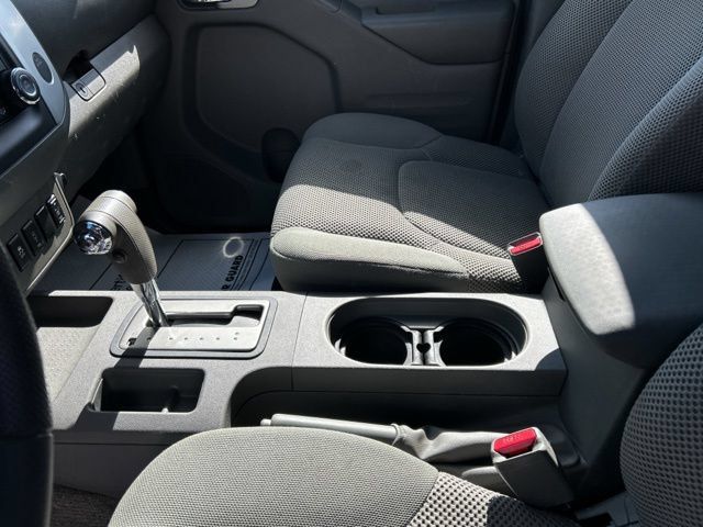 Used 2015 Nissan Frontier SV w/ SV Value Truck Package RWD image 26