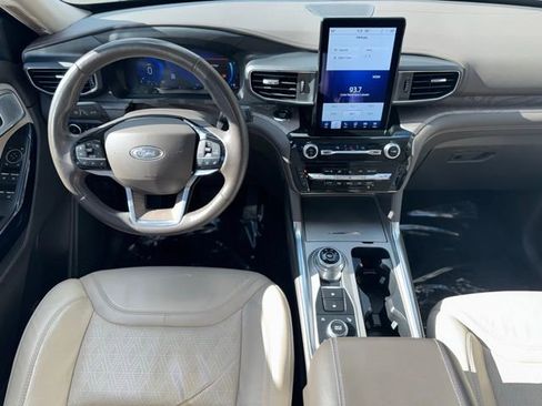 Certified 2023 Ford Explorer Platinum w/ Technology Package image 17