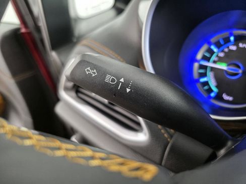 Used 2023 Chrysler Pacifica Pinnacle image 32