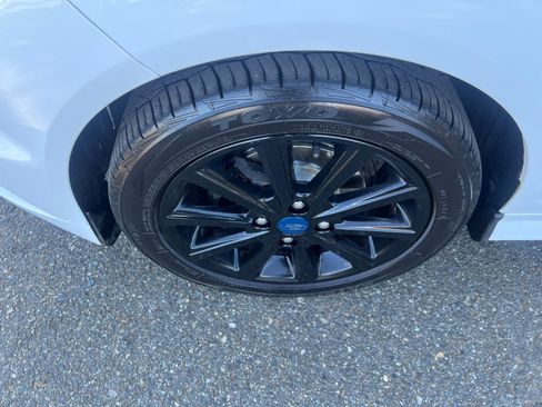 Used 2019 Ford Fiesta ST-Line w/ ST Line Cold Weather Package FWD image 10
