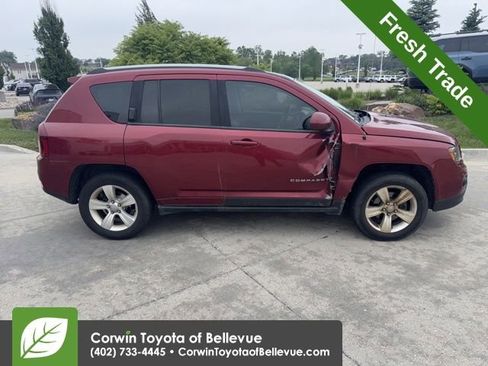 Used 2015 Jeep Compass Latitude AWD/4WD image 2
