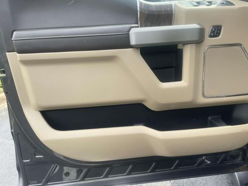 Used 2018 Ford F150 Lariat w/ Equipment Group 502A Luxury AWD/4WD image 15