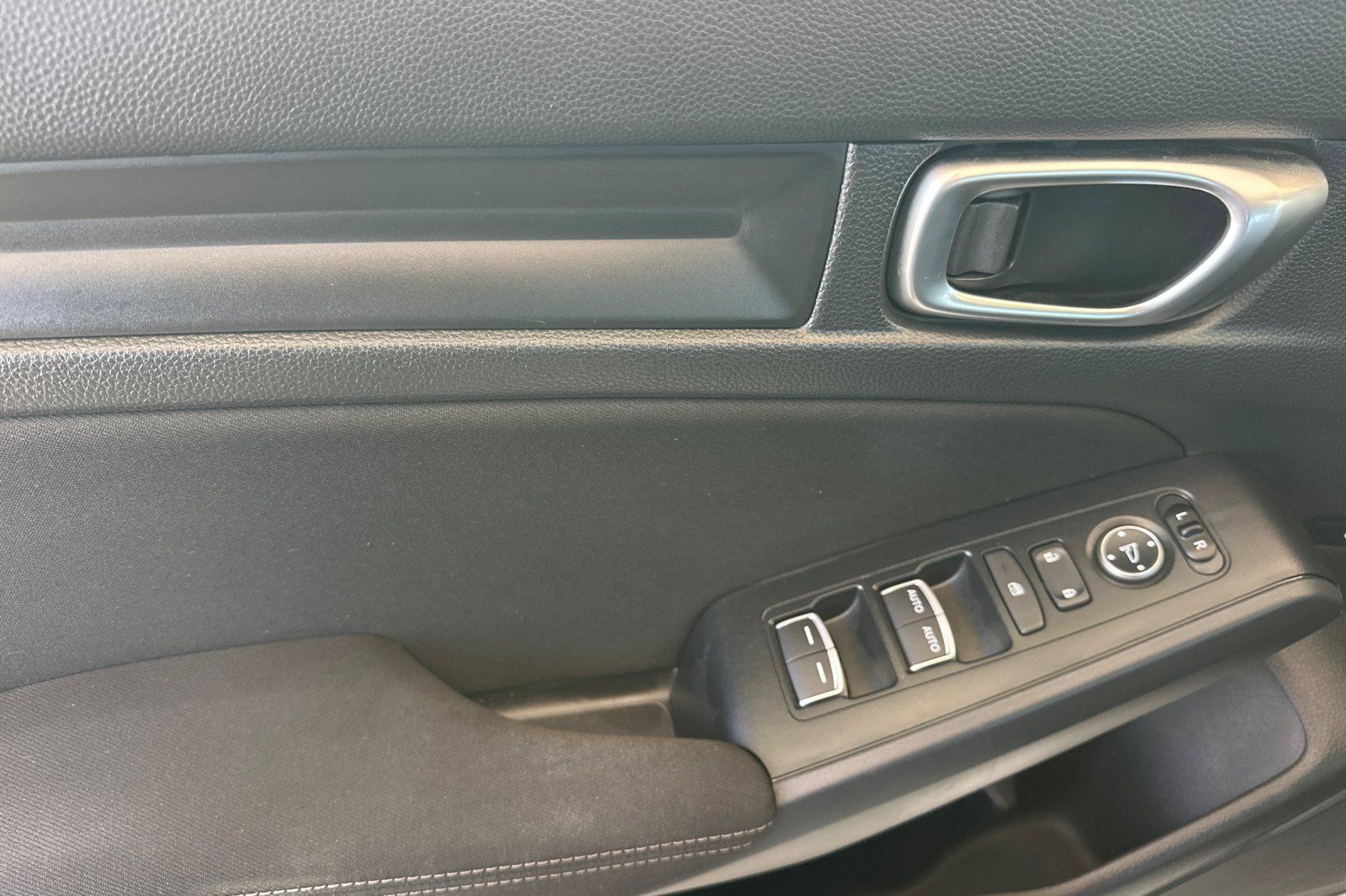 Used 2024 Honda Civic Sport image 11