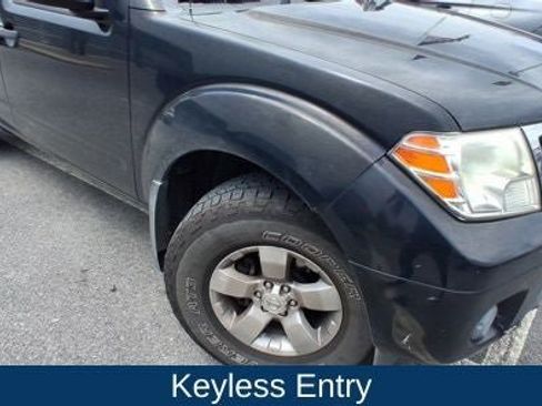 Used 2012 Nissan Frontier SV w/ SV Premium Utility Pkg AWD/4WD image 4