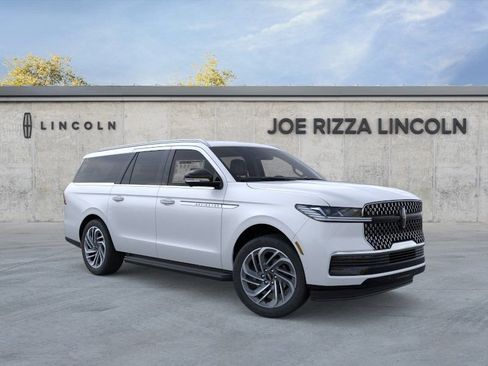 New 2026 Lincoln Navigator L Premier AWD/4WD image 7