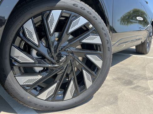 New 2025 Lincoln Nautilus Reserve w/ Jet Appearance Package image 14