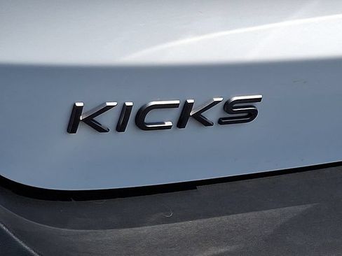 Used 2025 Nissan Kicks SV FWD image 10