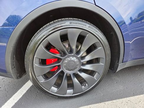 Used 2023 Tesla Model Y Performance AWD/4WD image 10