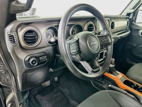 Used 2018 Jeep Wrangler Unlimited Sport AWD/4WD image 12