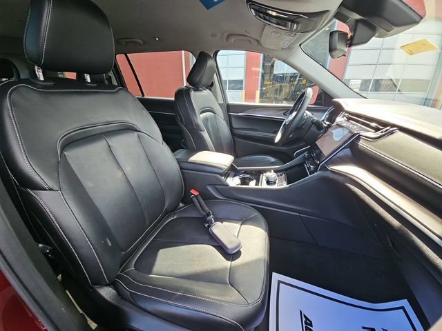 Used 2022 Jeep Grand Cherokee L Limited AWD/4WD image 31