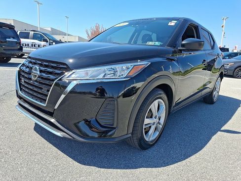 Used 2021 Nissan Kicks S FWD image 4