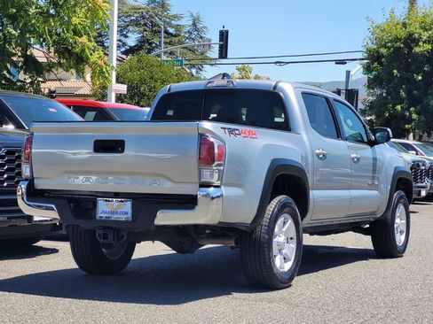 Certified 2022 Toyota Tacoma TRD Off-Road AWD/4WD image 6