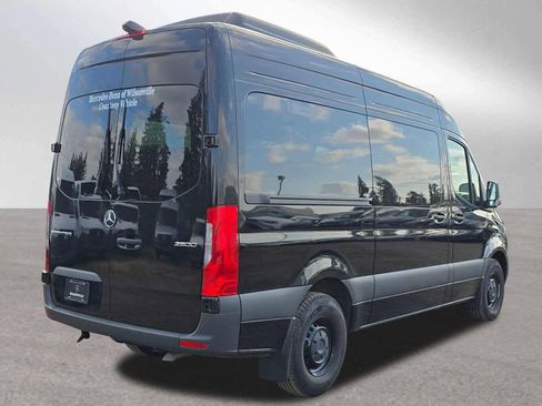 Used 2025 Mercedes-Benz Sprinter 2500 image 3