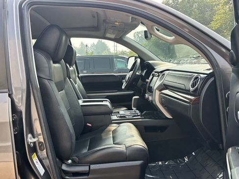 Used 2016 Toyota Tundra Limited w/ Limited Premium Package AWD/4WD image 9